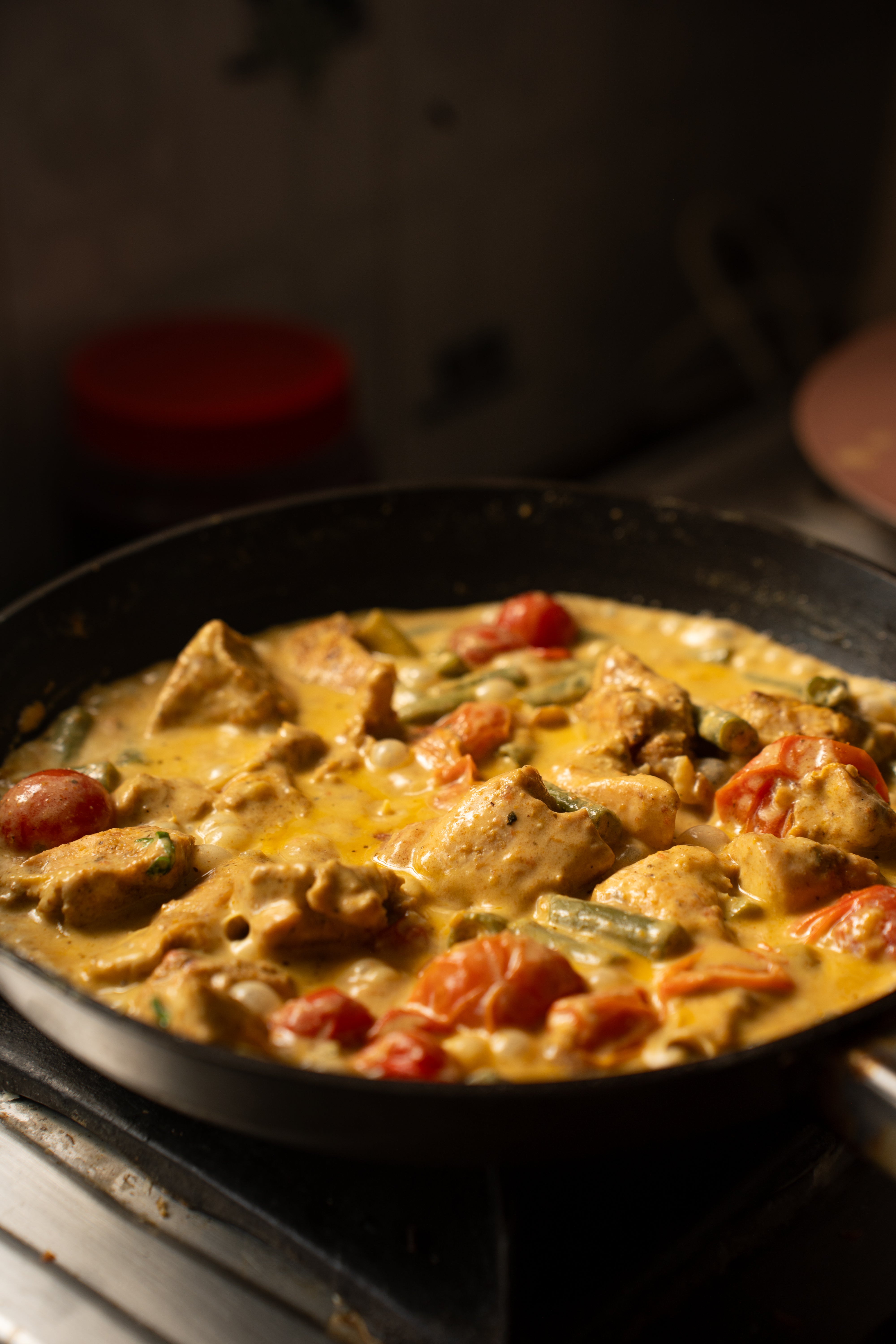 Creamy One Pot Chicken Curry with Beans & Tomatoes